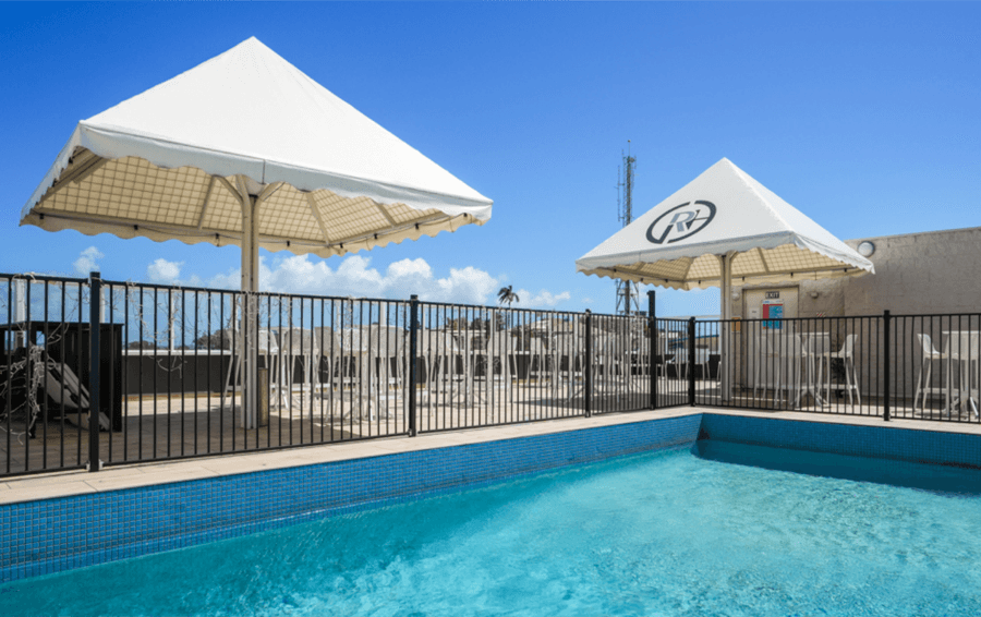 gladstone reef hotel